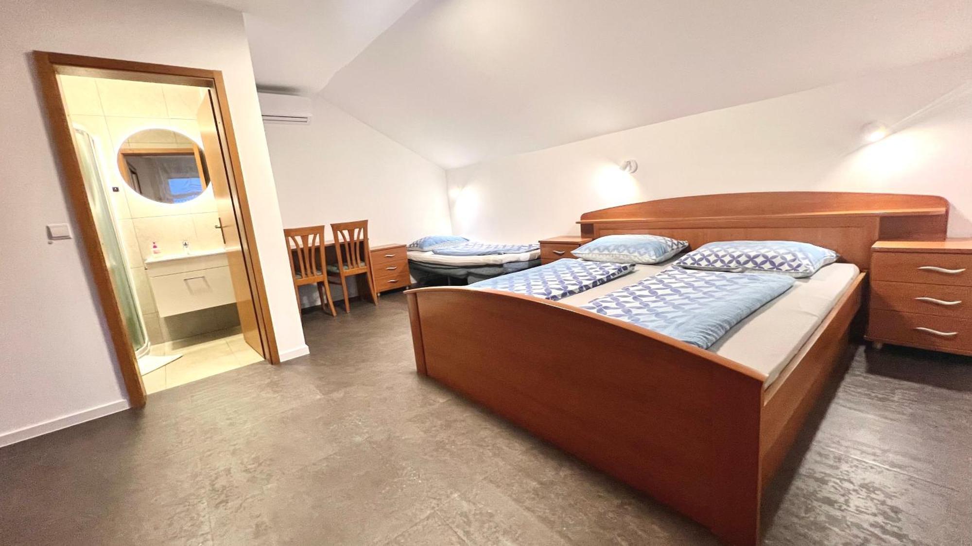 Stara Lipa Tasner Free Kitchen&Garage&Parking-Self Check In 호텔 마리보르 객실 사진